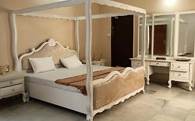 3-Bedroom Elegant And Spacious Ac Apartment Only For Families, Prime Location, Just 100M From Main Road!